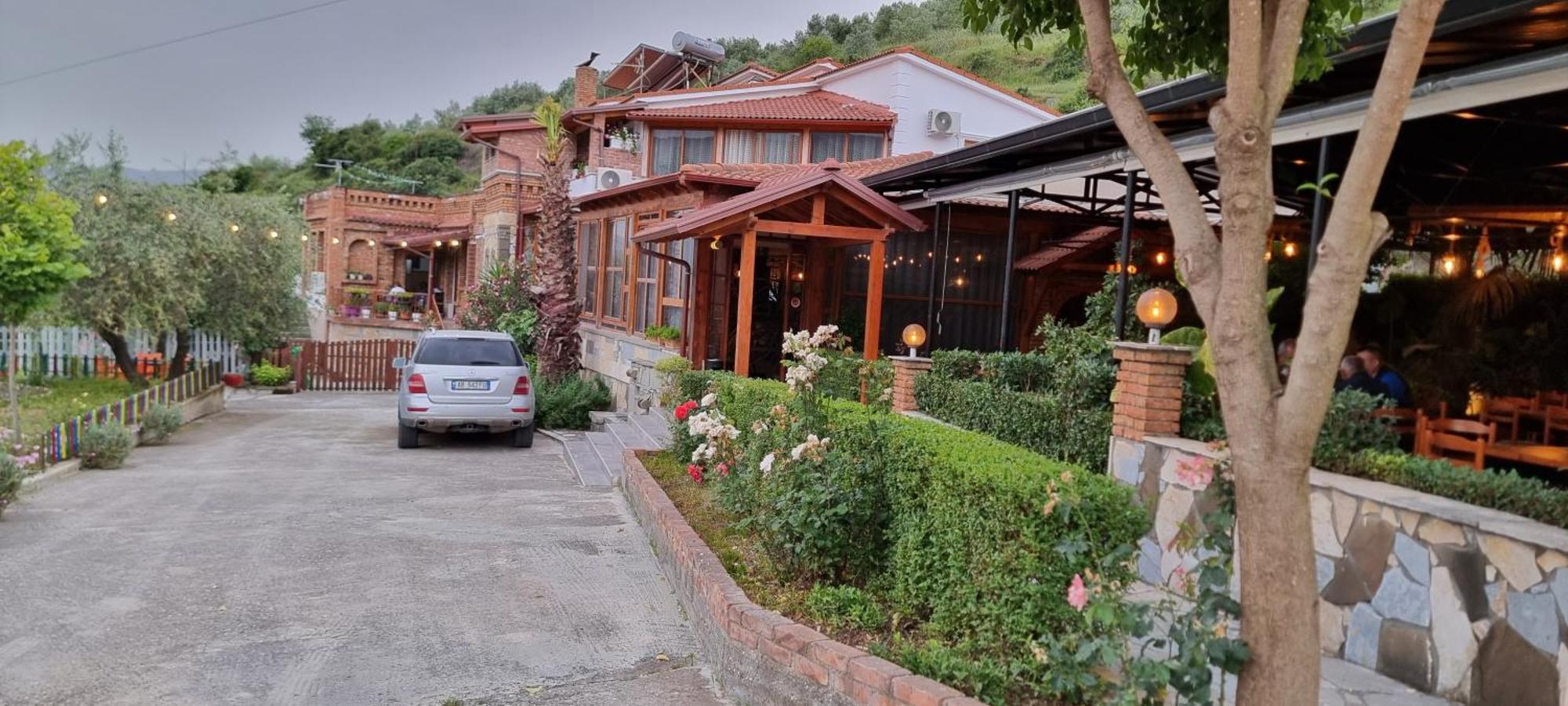 Salillari Guest House Берат Екстериор снимка