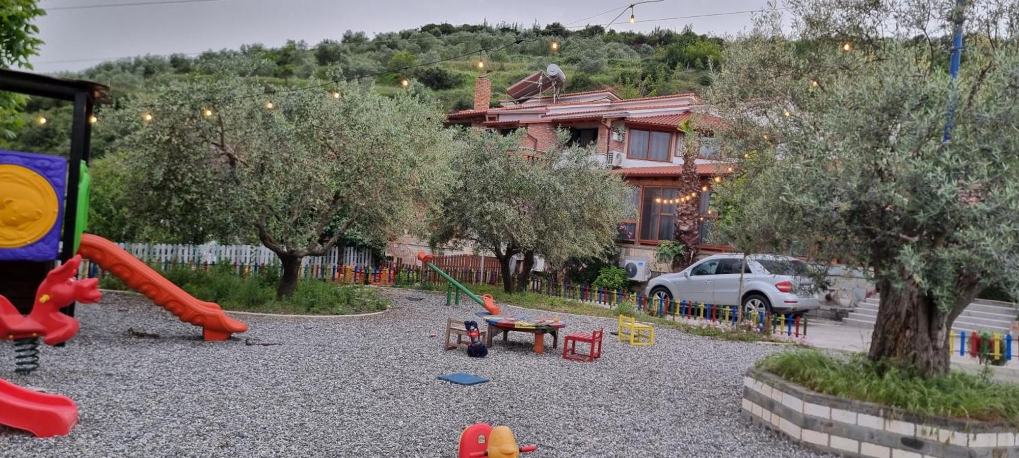 Salillari Guest House Берат Екстериор снимка